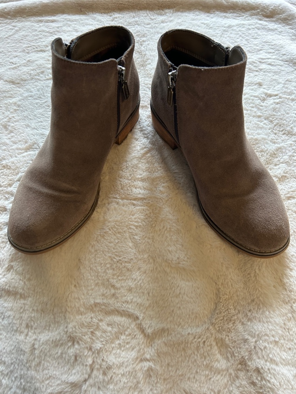 Naturalizer Blondo Women's Taupe Suede Ankle Bootie with Side Zip - waterproof